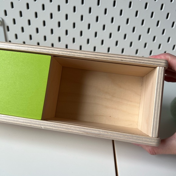 LOVEVERY Sliding Top Box Wood with felt ball - Picture 7 of 7